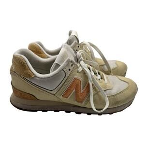 New Balance 574 Women’s Sneakers Beige Suede Athletic Shoes Size 8.5